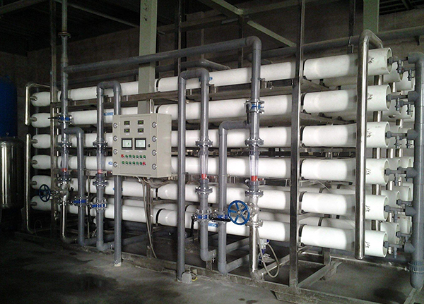 反滲透水處理設(shè)備的應(yīng)用范圍與設(shè)計優(yōu)點(diǎn)